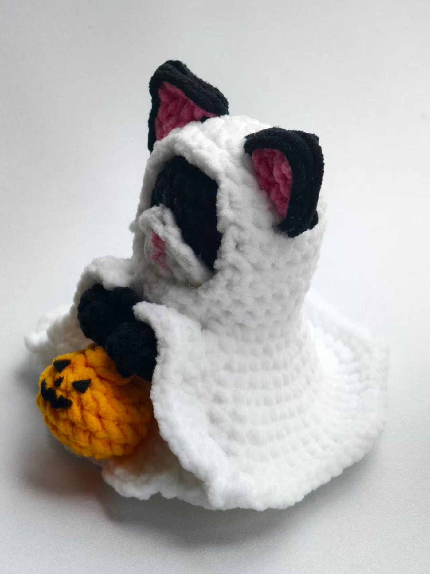 Ghost-Costume Cat & Pumpkin Crochet Car Charm - view 5