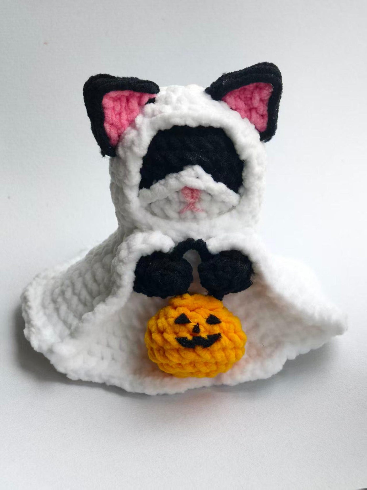 Ghost-Costume Cat & Pumpkin Crochet Car Charm - view 7